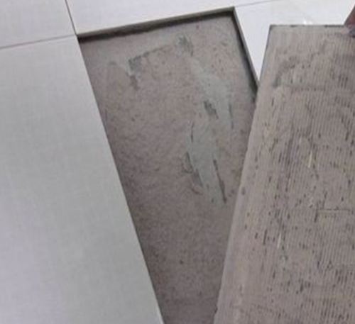 江津瓷砖空鼓维修公司分享瓷砖铺贴时如果打浆（即涂抹在瓷砖背面和基层上的砂浆或瓷砖胶）过少，会带来以下问题